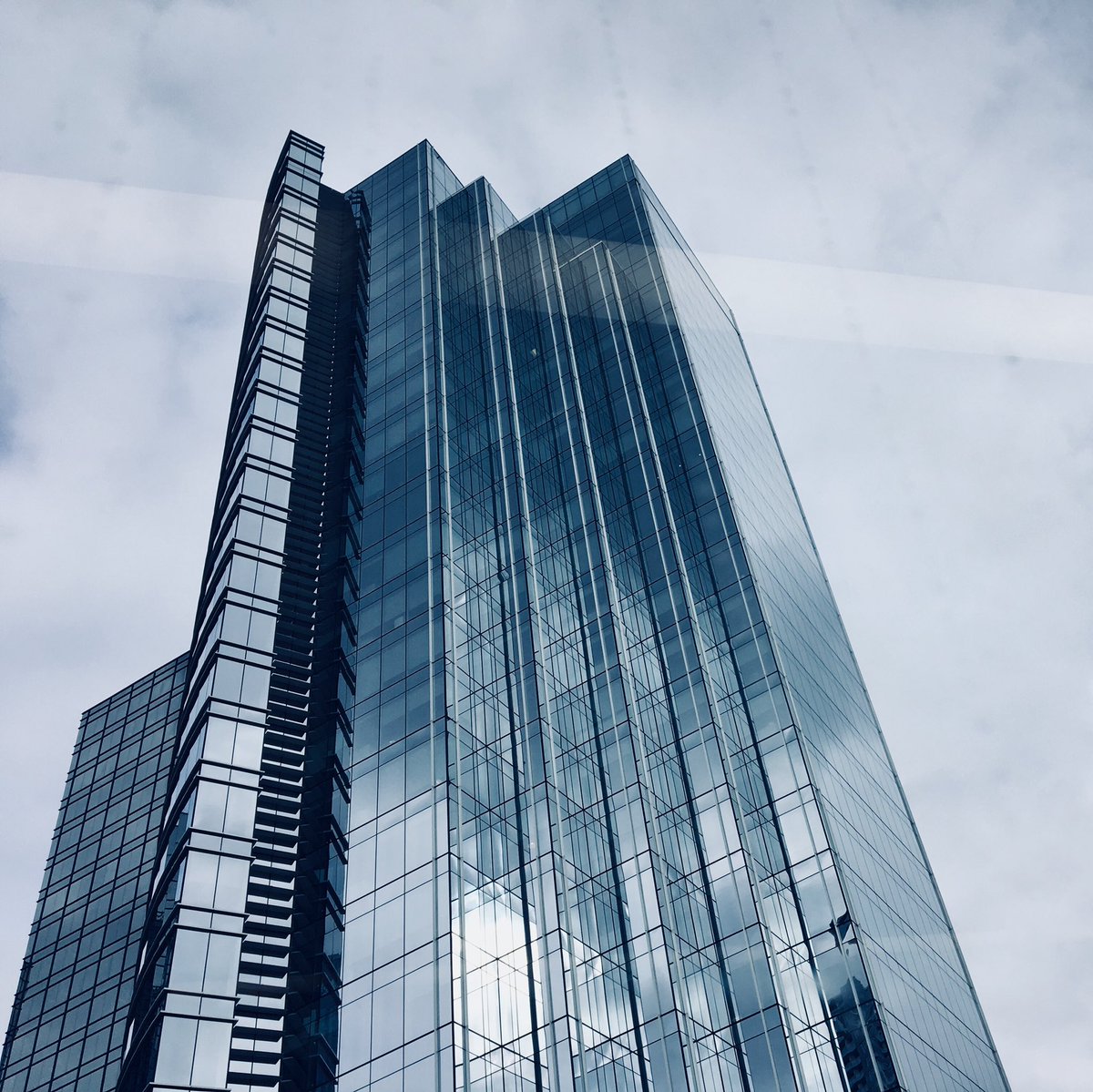 wetcoastlife's tweet photo. Look up
#architecture #GlassBuildings #Vancouver #LookUp https://t.co/wO1FM9FiRO