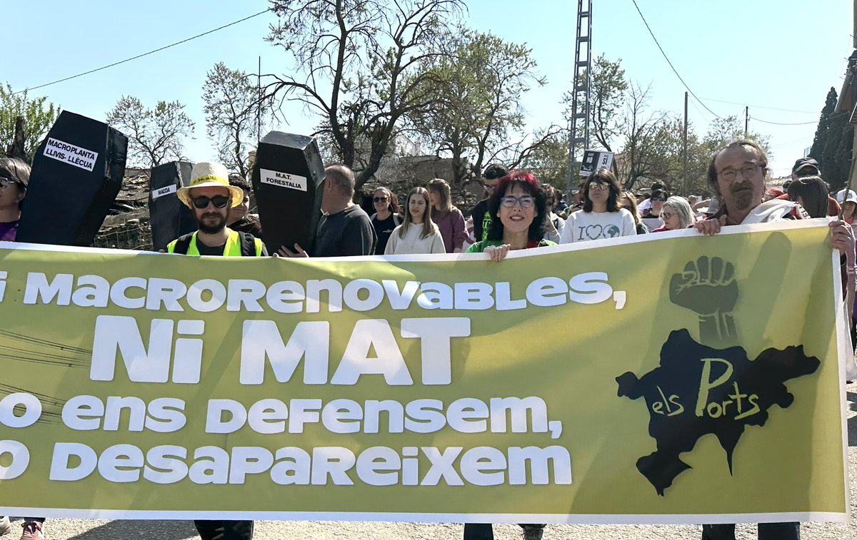 MarisaSaavedraM's tweet photo. Avui a #Cinctorres la gent de les comarques de #Castelló diem NO a la imposició de macroprojectes energètics i SÍ a una transició ecològica justa i democràtica que respecte el territori i a la gent.
@NoMatCCastello @NostraTerraAss #NoalaMAGDA
@ubiracional https://t.co/fYw6bzsgqa