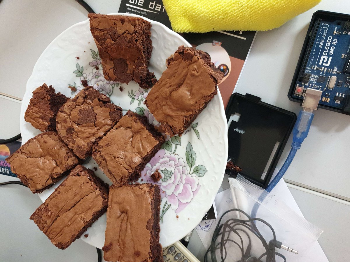 Dieses Gebäck wurd grad mitgebracht.