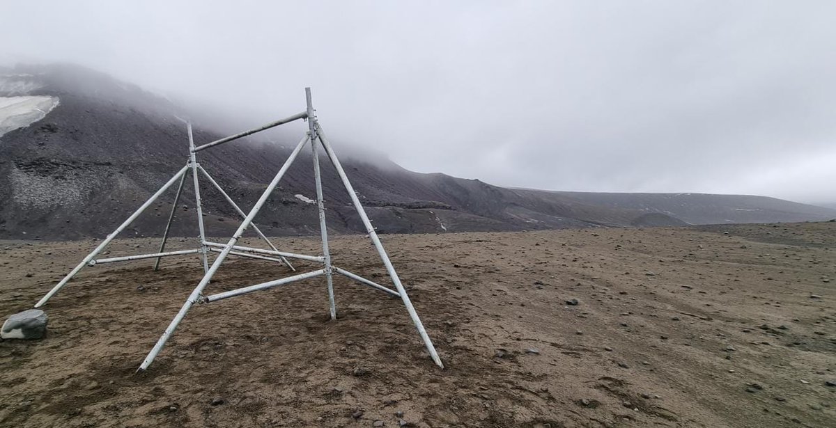 MPanicciaok's tweet photo. Empieza a tomar forma la estacion BFU de bahía Fumarolas, en isla decepcion con un gran esfuerzo y entrega física del equipo, haciendo Ciencia, haciendo Patria construyendo Soberanía son nuestro orgullo #oavv #Optic_nqn https://t.co/G2ocojavEV