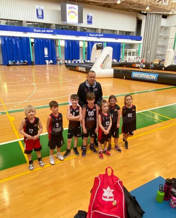 cbaspontes's tweet photo. ❗BABY BASKET❗
Hoxe debutaron os máis pequenos , na concentración de Baby Basket realizada en Ferrol.
Diversión e baloncesto a moreas!
#ImosCB #cbaspontes #aspontes #babybasket https://t.co/aRdWyZ0CIx