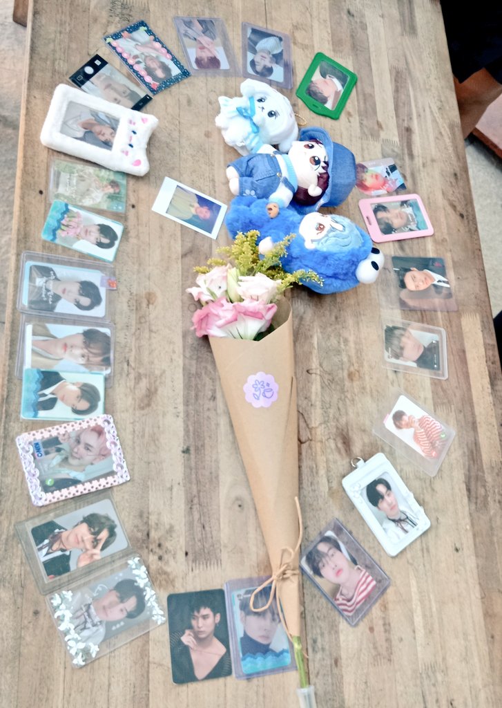 HongGuloveee's tweet photo. Thank you so much po for organizing the event~ @furawaari I enjoy it a lot po! Also thank to unis for the freebies <333 and to my unis na kasama kaninaπ₯Ή til next cse~see u~
#ForYEOONE_InFullBloom
#μ¬μ #YEOONE #μ¬μ°½κ΅¬ #YeoChanggu
#ννκ³€ #PENTAGON @CUBE_PTG https://t.co/YQ8tXZjJQA