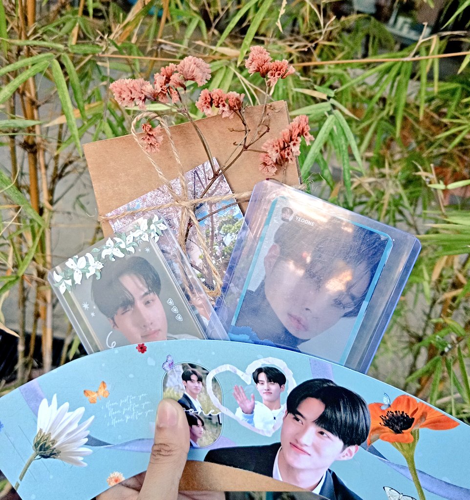 HongGuloveee's tweet photo. Thank you so much po for organizing the event~ @furawaari I enjoy it a lot po! Also thank to unis for the freebies <333 and to my unis na kasama kaninaπ₯Ή til next cse~see u~
#ForYEOONE_InFullBloom
#μ¬μ #YEOONE #μ¬μ°½κ΅¬ #YeoChanggu
#ννκ³€ #PENTAGON @CUBE_PTG https://t.co/YQ8tXZjJQA