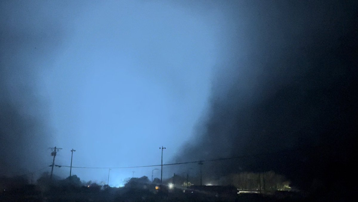 marcusreynold19's tweet image. Probably the most terrifying and shameful photos I’ll ever post. Facing SSW down Hwy 61. My blunder was not expecting a further right turn and then a mapping blunder thinking 61 ran due south as I tried to bail, instead of crossing the road it ran up its length and ran me over.