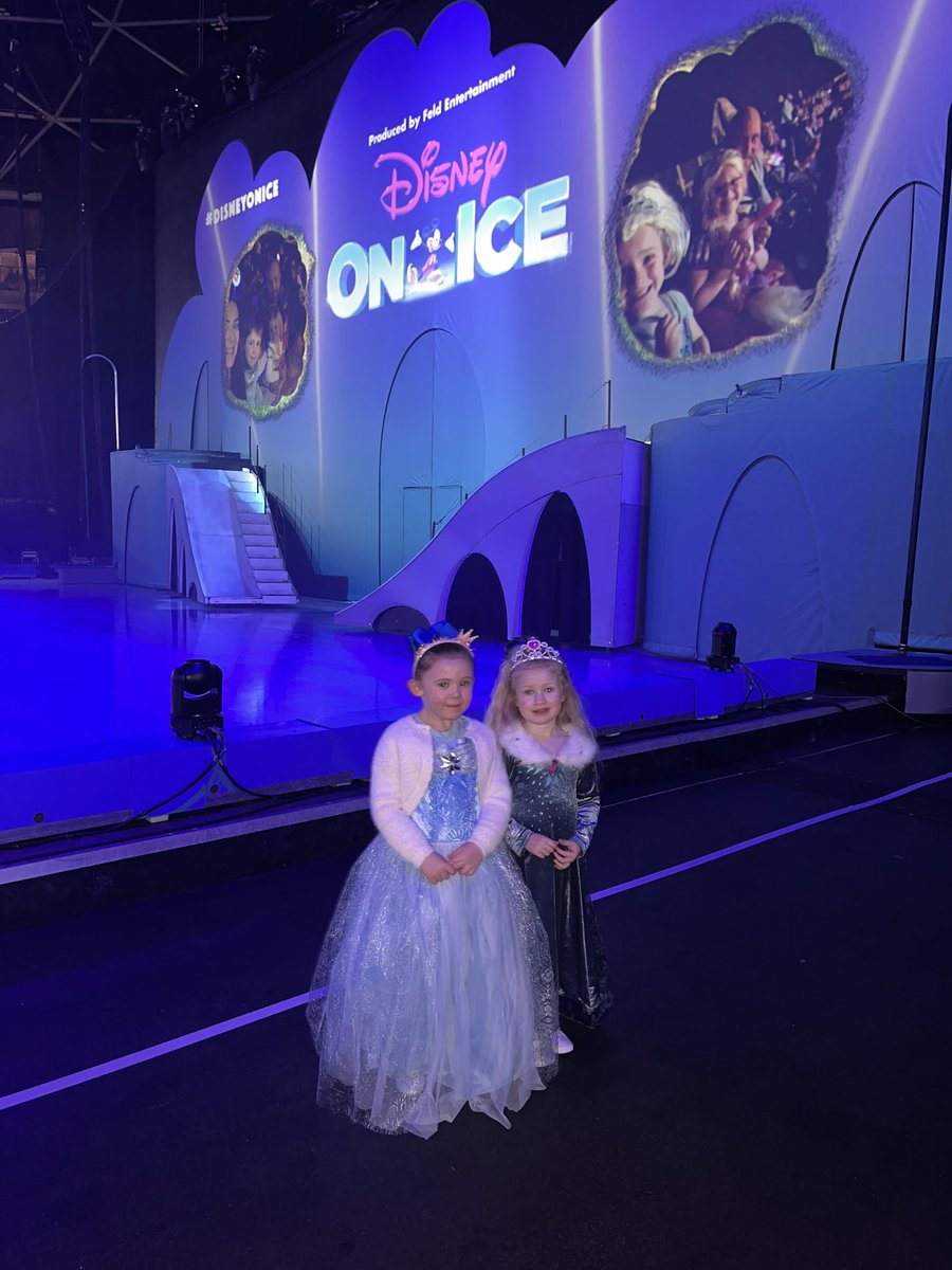 TracyYoung3's tweet photo. #disneyonice https://t.co/wnlWTp6rdz