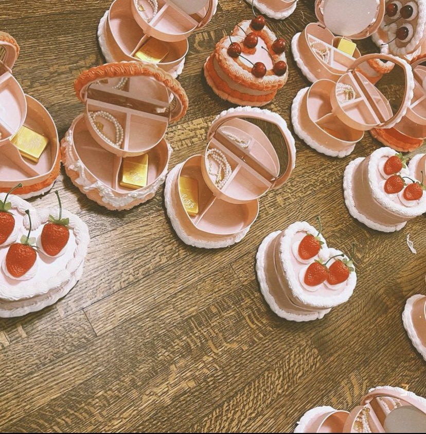 LDRHoneymoonIG's tweet photo. Making a few for you

March 25, 2023 (1/2) https://t.co/APizJI71pi