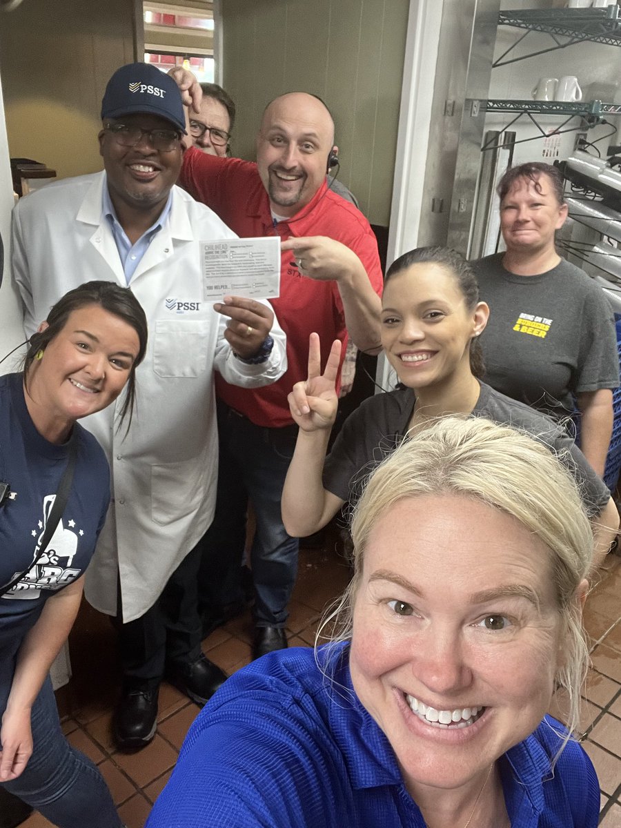 TerryDmuir's tweet photo. Cheers to Robert from PSSI: we are blessed to have a vendor partner @Chilis whom is both so very knowledgeable and so willing to teach.  A true partnership.  Thank you for helping us protect our amazing brand! #ChilisLove 🌶️❤️🌶️ https://t.co/iwcJ6PJOX0