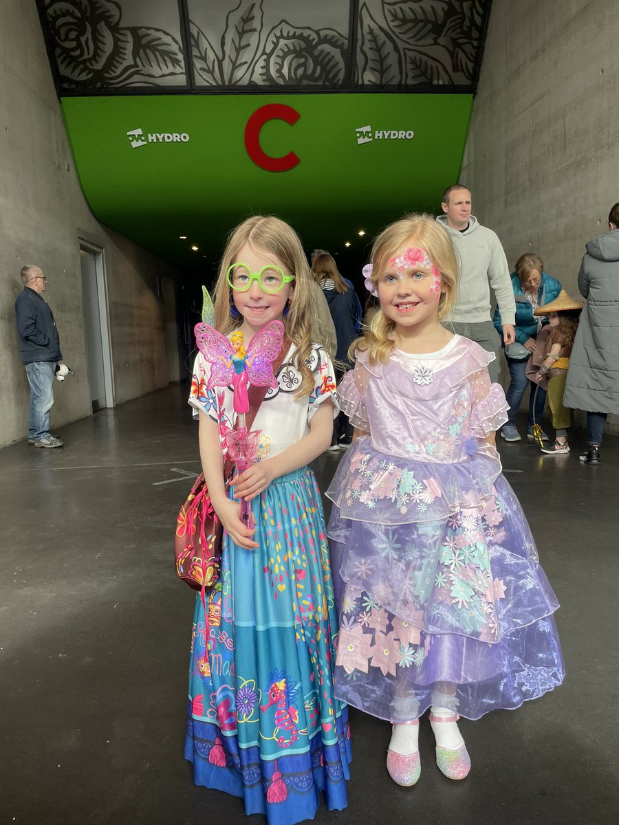 Kirstham's tweet photo. #disneyonice https://t.co/dVIh9Azok6