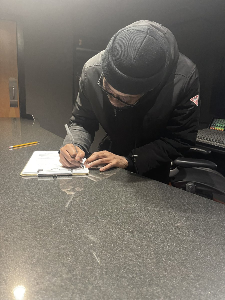 ihearthefuture's tweet image. 🚨🚨🚨NEW MUSIC ALERT “Make This Money.” COMING SOON!!! Song Written, Performed and Produced By @theonlyoneoriginalgenius #Recorded At @patchwerkstudio Atlanta, GA. Recorded @recordingacademy @grammyu @guess #Studio995 #BestNewArtist #SongOfTheYear2024 #AlbumOfTheYear2024