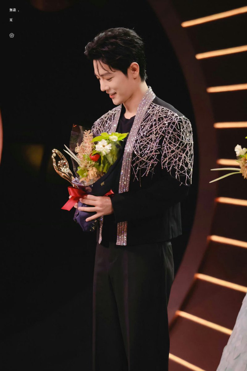 น้องออร่วมใจต้านเส้าᥫ᭡ˊ˗ tweet media