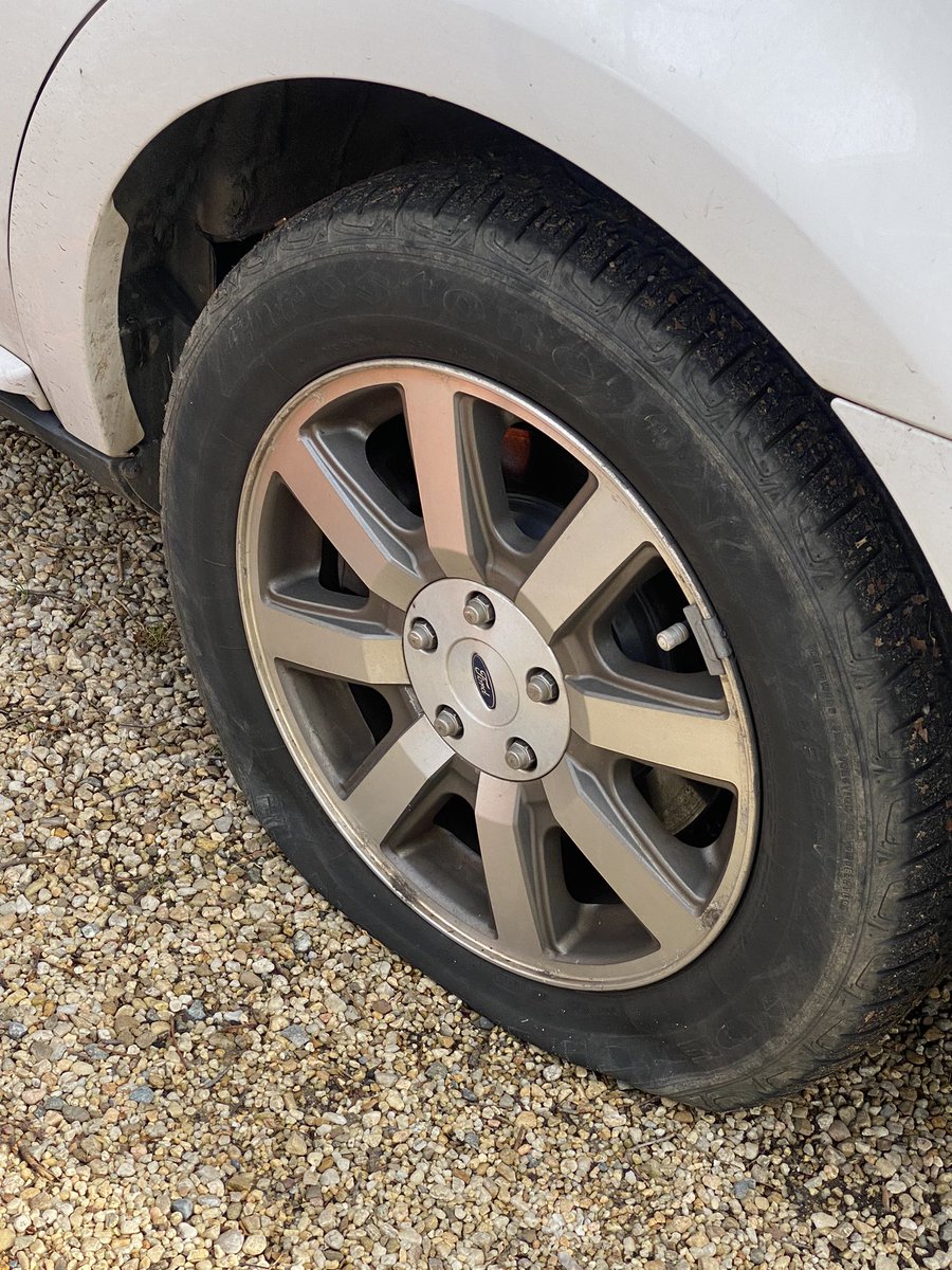 ETEXPRESSTIREM's tweet photo. Home🏡 Office🏢 Anywhere��� We bring the tire shop to you!🚙 https://t.co/3wdOb5ZET7