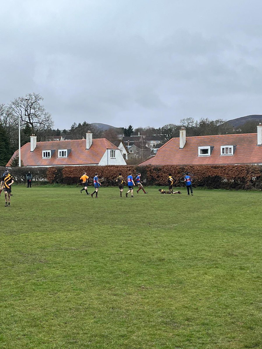 Trinity_sports1's tweet image. Great morning of rugby for our U16 and U14 sides in really tough pitch conditions. Well done to the U16 side coming away with a convincing win against Penicuik whilst the U14s had lots of positives in their loss to Musselburgh! 🏉🟡⚫️