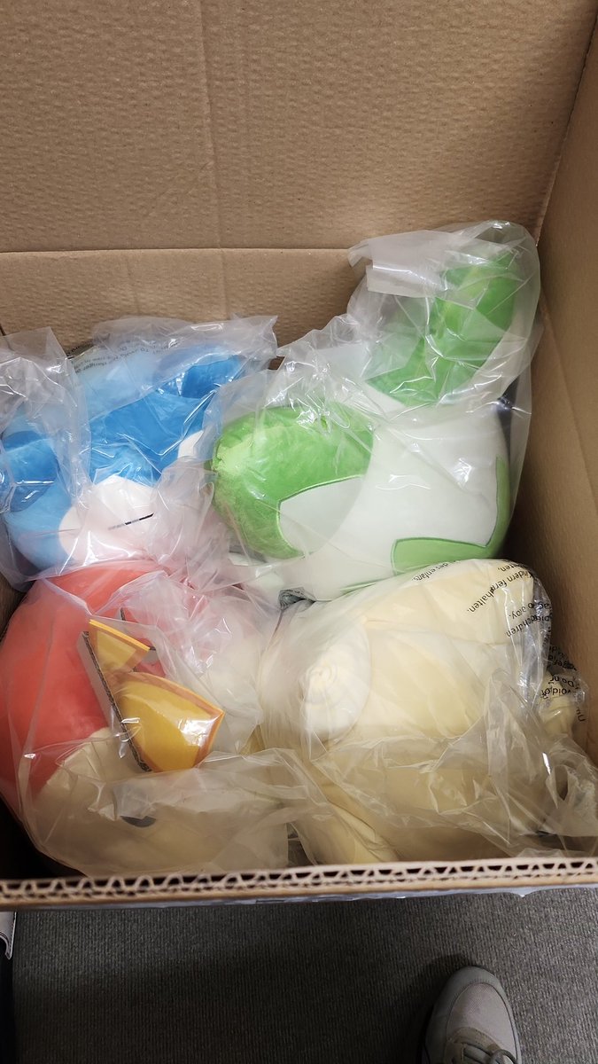Pokedean's tweet photo. Nice little pokemon center order. Managed to get the new squishmellows and both the scarlet and violet starters. https://t.co/TzZor28iAU