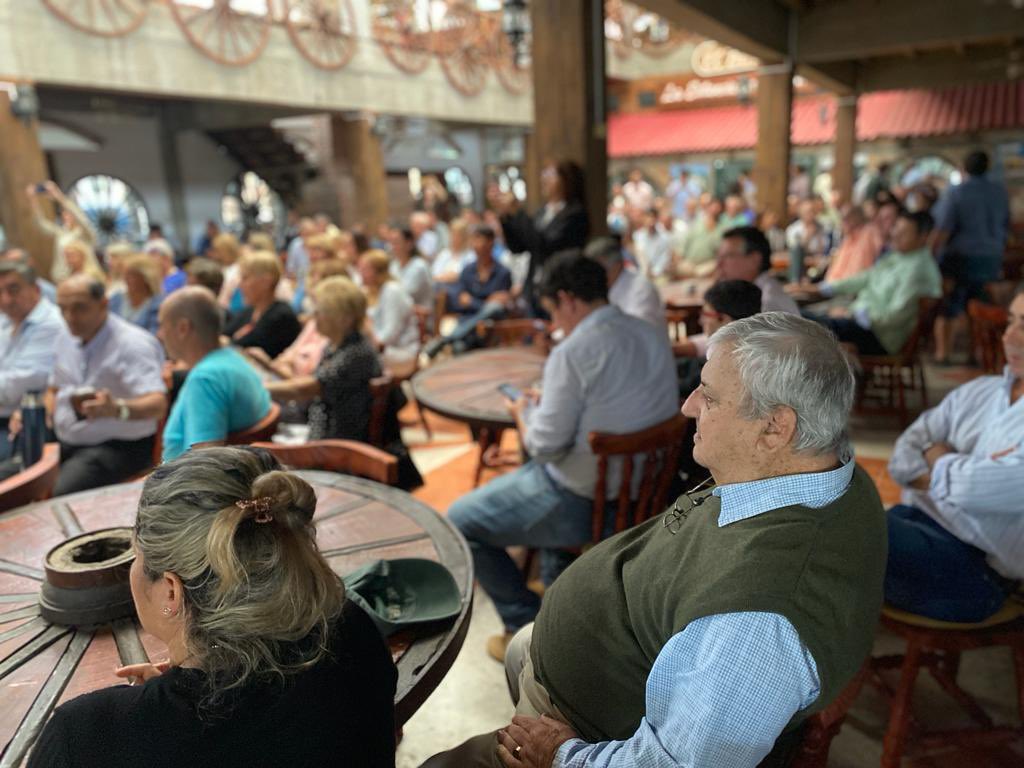 cdcamy's tweet photo. En paraje " Minuano", Colonia. Comenzando reunión de la Agrupación de Gobierno de @alianzauy. @PNACIONAL https://t.co/EvewnbICz7