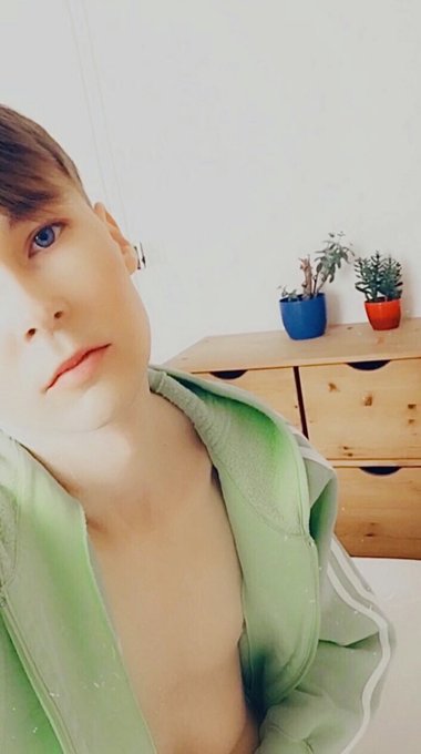 Watch Jonas 🌈's leaked NSFW photo on TwXstars