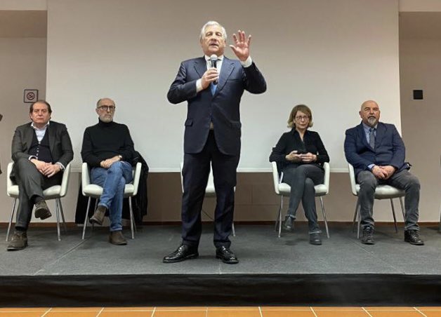 GibelliTiziana's tweet photo. A #Udine con @Antonio_Tajani @Sandra_Savino @FrancoDalMas8 @Riccardi_FVG per parlare della centralità del #FriuliVeneziaGiulia nell’Europa di oggi (e di domani…😉) con @MaraPiccin e i nostri candidati pordenonesi @Forza_ItaliaFVG https://t.co/uCo8kGpwA7