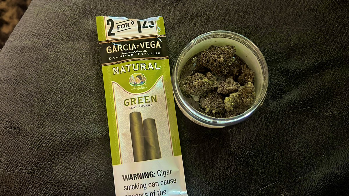 GanjaGodess2890's tweet photo. Morning talks with Daddy especially ones that last 2hrs make my day π₯°βΊοΈ Morning my Kinky Geeky Stoners π π
LA Kush ftw ππ¨π What are you all smoking on this Saturday π¨π
#goodvibes #goodmorning #GoodMorningTwitterWorld #stonerbabe #Daddyssub #polyrelationship #pocstoners https://t.co/XVJVRShHgy