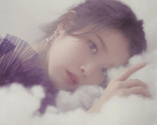 iuaenapieces's tweet photo. #2YearsWithLILAC https://t.co/0GNnUYKE90