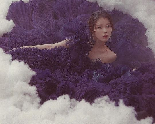 iuaenapieces's tweet photo. #2YearsWithLILAC https://t.co/0GNnUYKE90