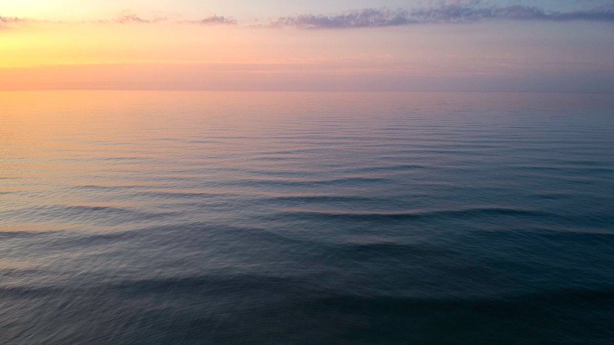 nev_in_color's tweet photo. lost as oceans deep 🌊 https://t.co/Yl5ROmaTQ9