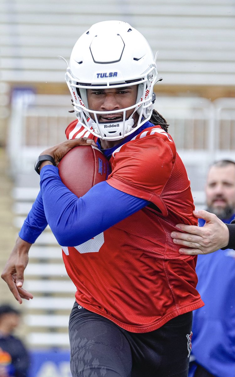 CoachKevinWils's tweet photo. Rise & Shine - @TulsaFootball Day 3 Pushing for Constant & Consistent Daily Improvement - Impressive Start by Our Men!!
Fundamentals - Ball Security at Premium Demand!!
#ClawIt #LockIt #BoltIt
Chin-Chin-Chin!!
Nice Work @staywokee2
@UrbanCowboy47
🌀🏈 https://t.co/psECshaGx5