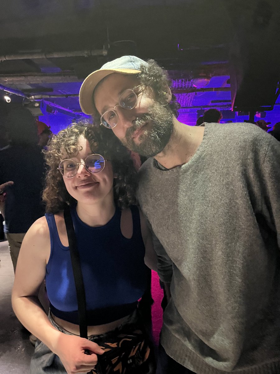 j’ai discuté et pris une photo avec thomas bangalter aka l’artiste que je respecte le plus au monde c’est pas du tout une vanne