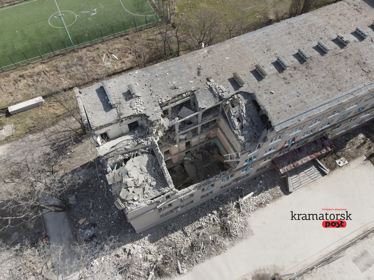 Kramatorsk_Post's tweet photo. Consequences of nighttime #RussianArmy  shelling of #Kramatorsk https://t.co/S1WT7ZCV1q