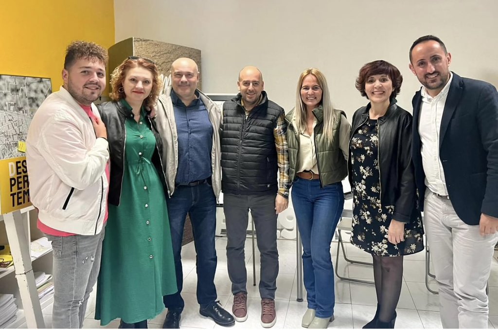 callau_minar's tweet photo. ⭕️Jornada a #deltebre amb el company diputat @jordisalvadorduch per parlar de la situació actual de les pensions i treball. #temes importants que afecten directament a la ciutadania✊@erc_deltebre @esquerrarepublicana #alcostatdelagent Dubtes, opinions, realitat🏠 https://t.co/RhsNgkSumj