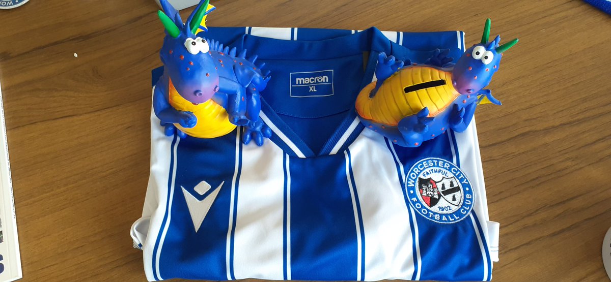 aisparrow25's tweet photo. New @WorcesterCityFc merchandise including 3 variations of City FC mugs and 2 styles of Georgie Moneyboxes available at the Club Shop. ⚪🔵 https://t.co/tQahN5R2EM