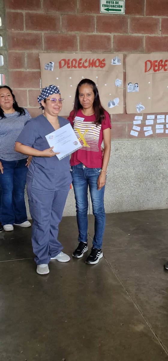 RedSaludLadera's tweet photo. En conmemoración al Día Mundial de la #Tuberculosis, junto a la @SaludCali se hizo un reconocimiento a los pacientes del programa de TB, por su compromiso al culminar de manera exitosa el tratamiento antituberculoso. https://t.co/Qy9H0n1jLJ