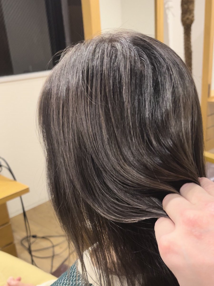KeisukeKiz's tweet photo. 京都1傷まないブリーチ【プロテインブリーチ】白髪ぼかしのエアタッチバレイヤージュ！グレージュ✨ - 京都、長岡京市の美容室、オカルト美容師kizuの艶髪研究所【HARU】 https://t.co/H0QwI00xDP https://t.co/14F06nSXsi