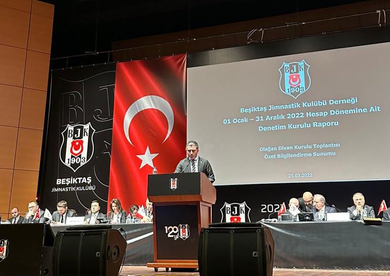 Denetim Kurulumuz, 2023 yılı 1. Olağan Divan Kurulu Toplantısı’na katıldı. Toplantıda konuşma yapan Başkanımız @GokhanTiryaki , kulübümüzün finansal durumuyla ilgili açıklamalarda bulundu. #AydınlıkBeşiktaş