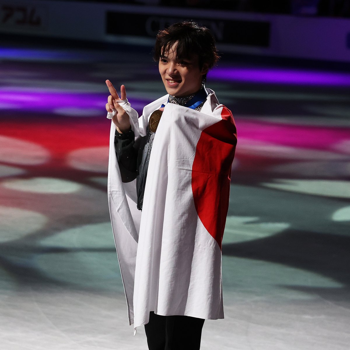 VPicopico's tweet photo. First Japanese man to win 3 Olympic medals.
First Japanese man to win 2 Worlds titles back-to-back.

Shoma, do you know just how amazing you are 😭 https://t.co/e0wk2nvxES