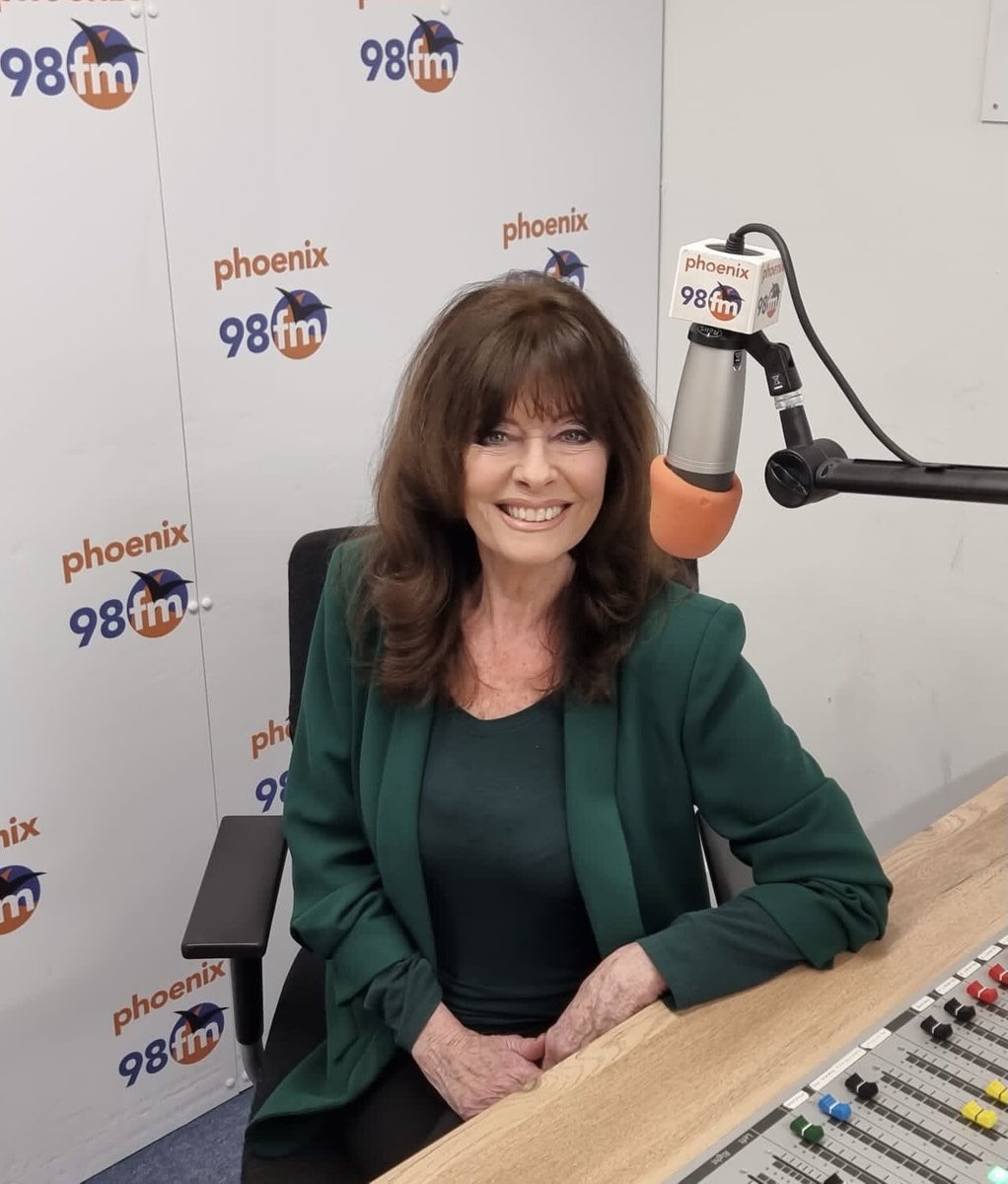 Vix Mix Sunday 2-4pm Phoenix 98fm. Join me and Paul for Fabulous music and  Fun facts. Let's have a laugh. Be there or be Square x @paulvgolder  @phoenixfm #SundayFunday