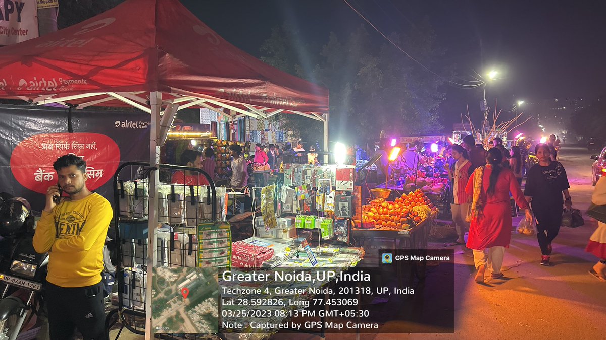 bobinchoudhary's tweet photo. @CeoNoida Mam encroachment (Every Saturday )infront of JM Florence ,Tech zone IVGreaternoida west.They block roads .Please do something https://t.co/bjR2xtuMyP