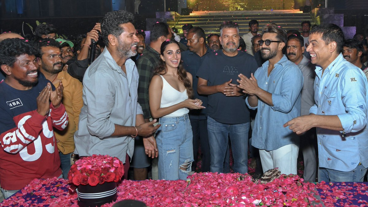 SVC_official's tweet photo. It’s a wrap for the song!! 🕺💃 

Team #RC15 &amp; #SVC50 kickstart Megapower Star @AlwaysRamCharan Birthday Celebrations. Stay tuned for more updates. 

@shankarshanmugh @advani_kiara @DOP_Tirru  @MusicThaman @SVC_official https://t.co/iBflT1Ap8D