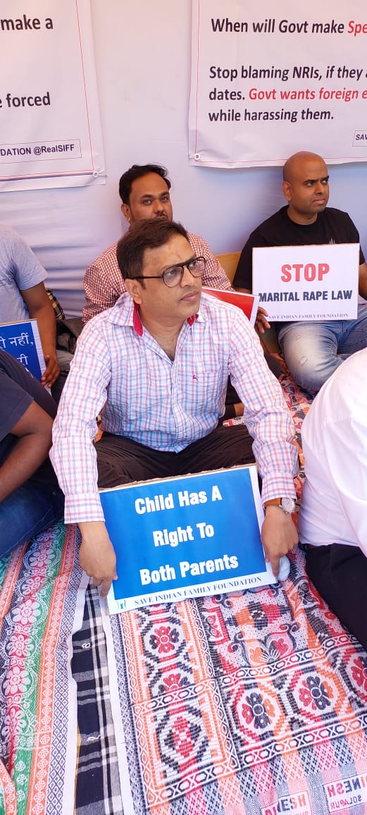 Child have right to both parents,
But #Judiciary only cares for women & ignores rights of children, men & families.

#PuneHungerStrike 
#UndemocraticSupremeCourt