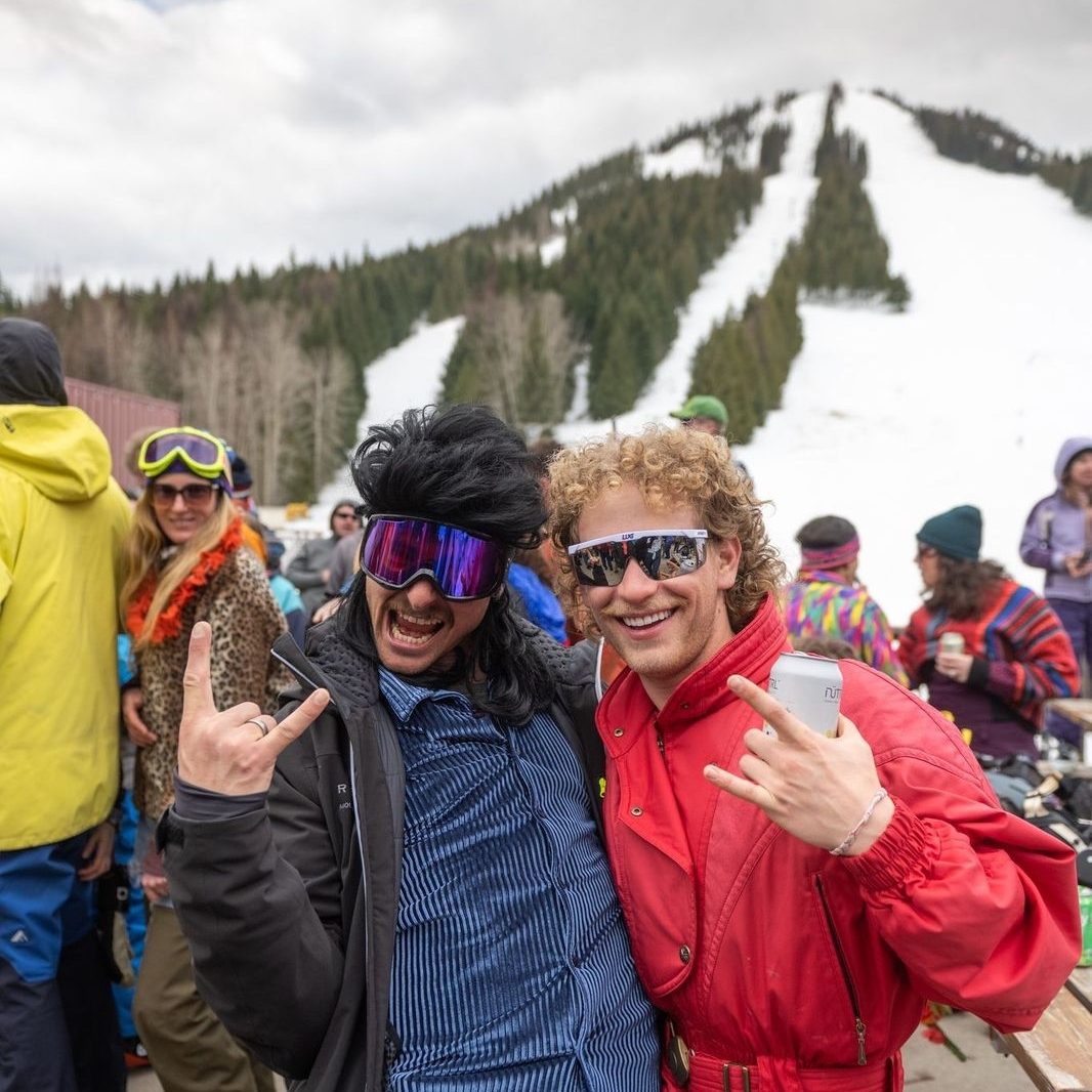 redresort tweet media