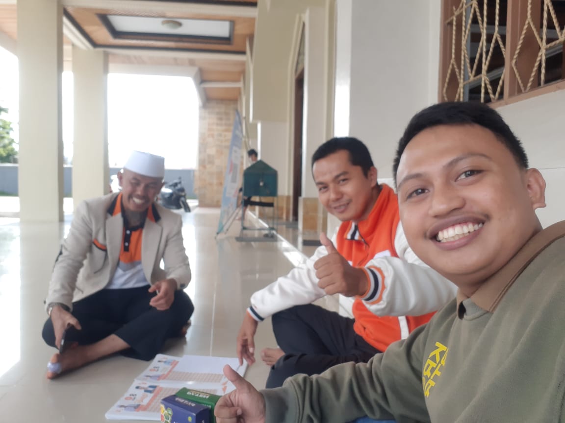 KhSuardi's tweet photo. Sore tadi, diskusi dengan anak mudah luar biasa. Saya jadi merasa jadi mudah lagi 😅 https://t.co/AJpc3A76Jm