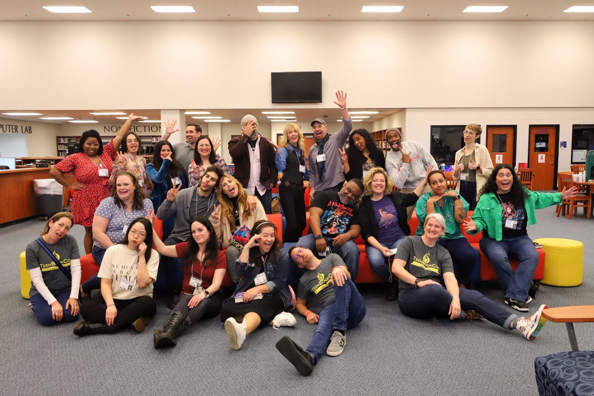 BlueWillowBooks's tweet image. The #TeenBookCon2023 authors are here! 🤩