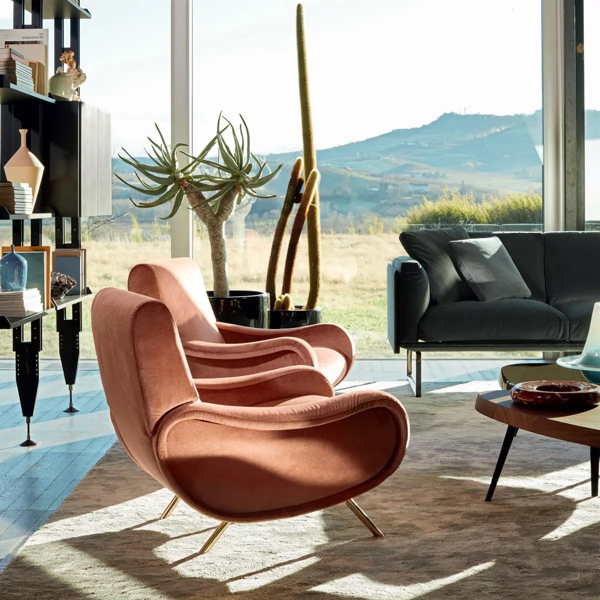 dekorama2's tweet photo. РЕТРО
Lady Chair од Марко Занусо е прекрасна столица од средината на ХХ век, со сè уште револуционерен дизајн. Достапна е во разновидни финиши и материјали, што ја прави совршена за секоја шик дневна соба. #MarcoZanuso #LadyChair #декорама https://t.co/Sr77qrfUXO