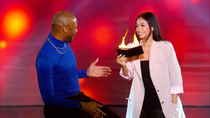 Flash, shine and look wonderful on #MastersOfIllusion TONIGHT at 8/7c on The CW
cwtv.com/shows/masters-…