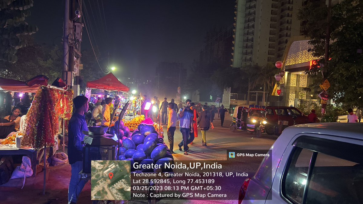 bobinchoudhary's tweet photo. @CeoNoida @myogiadityanath @CMOfficeUP @UPGovt @ChiefSecyUP @dr_maheshsharma @NandiGuptaBJP @PankajSinghBJP Mam Please save this place from Encroachment (Every Saturday )They Block roads .Traffic Jam .Infront of JM Florence ,Techzone -IV https://t.co/5ThuIbQiQ9