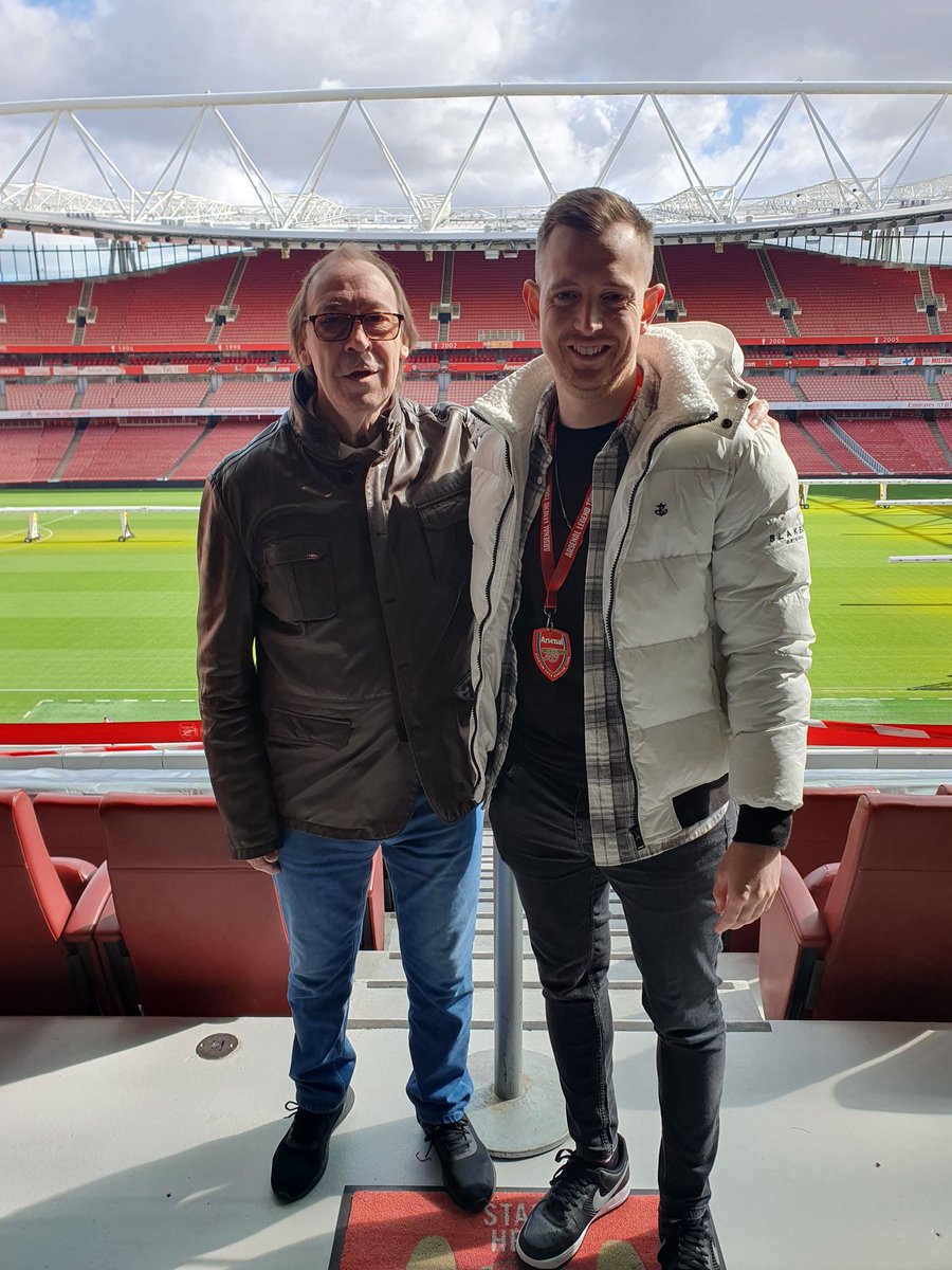 What better way to spend a Saturday in the international break. Great to meet the legend Charlie George on the Arsenal Legends tour. <a href="/Arsenal/">Arsenal</a>
