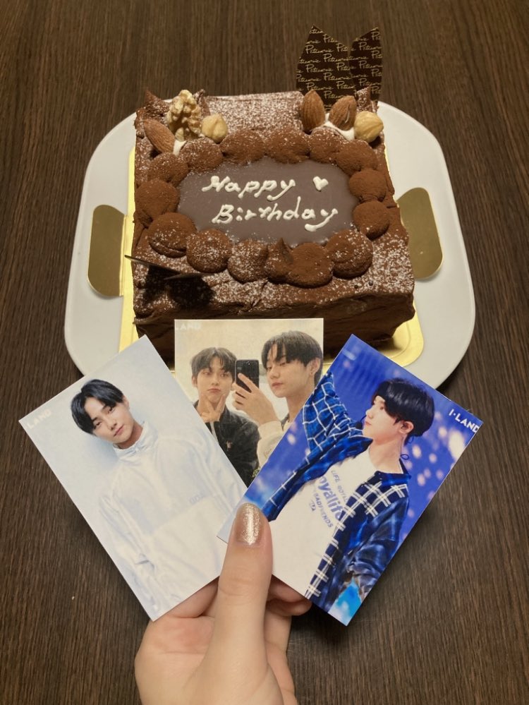 izumo05421's tweet photo. ダニエル誕生日おめでとう🎂🎉🎁
これからもずっと応援しているよ‼︎
ダニエルの夢に向かって頑張ってね✨
#Daniele
#iland_daniel
#誕生日おめでとう🎉
#kimdongyu https://t.co/s8eMHWXLCj