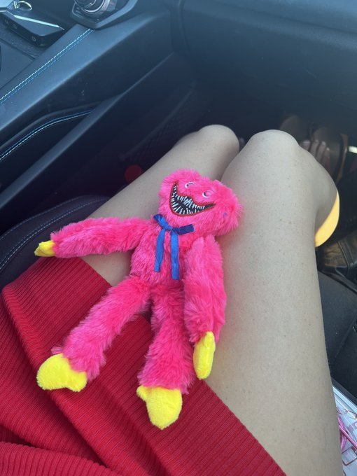 1 pic. Found this strange little guy in a petrol station ⛽️ I have seen him in my dreams so many times…
