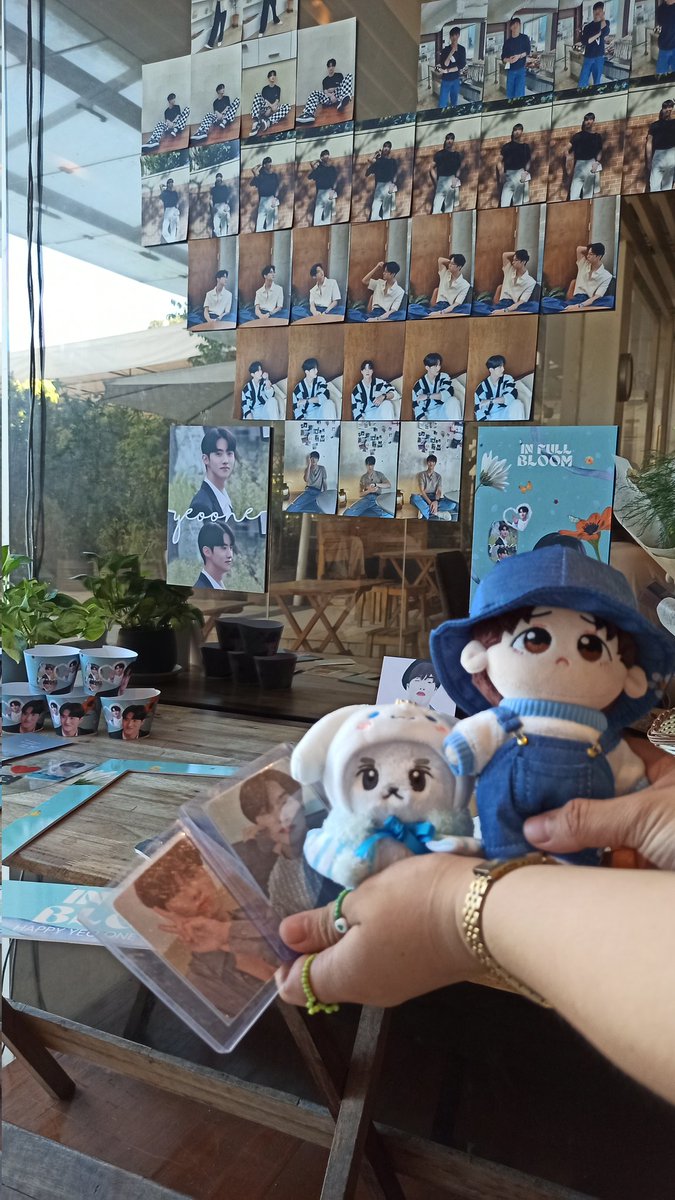 msjossgoode's tweet photo. met lovely unis and celebrated changgu's birthday, thank you for this experience @furawaari changgu's def lucky to have you as his fan π«Ά
#ForYEOONE_InFullBloom https://t.co/AK5kEtWEqE