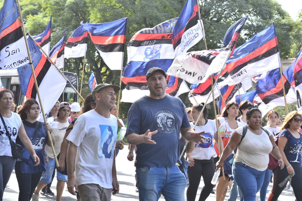 MartinFierroPBA's tweet photo. #MemoriaVerdadYJusticia por un país conciente de sus derechos que diga #NuncaMás a las dictaduras, a la manipulación de los medios, a las Proscripciones. #30Mil razones para marchar! 
#40añosdeDemocracia no nos han vencido!
#CFK2023 https://t.co/answsBoT0v
