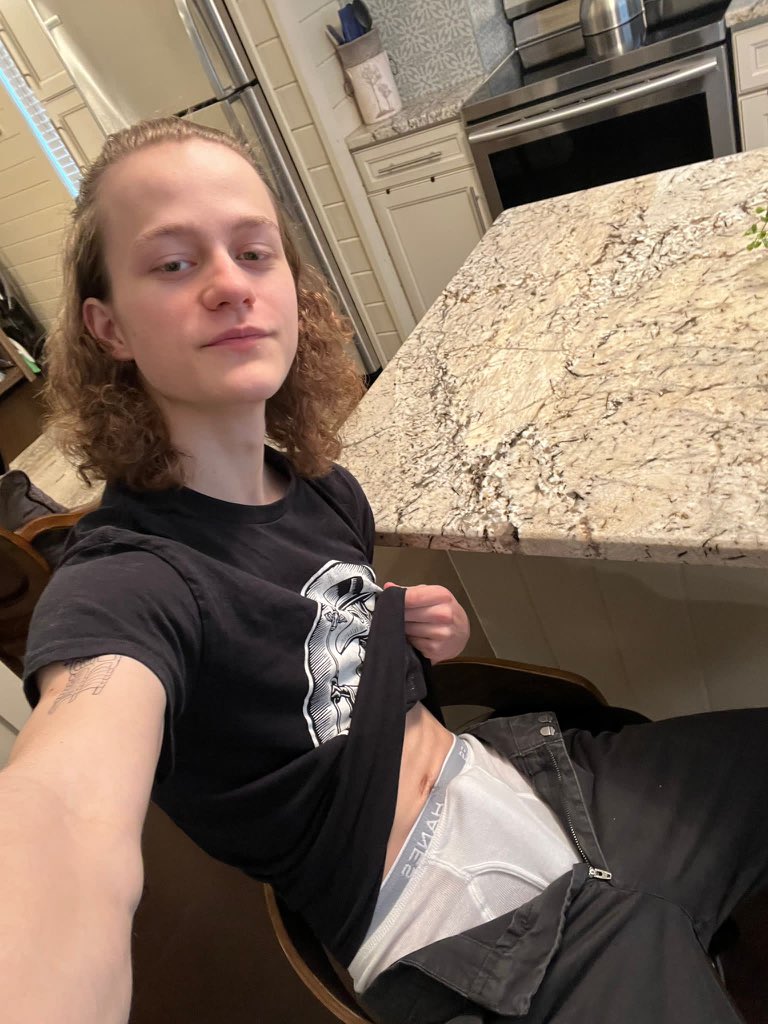 RyuuDark999's tweet photo. RT if you’d ride me before we go workout at the gym #fitness 
https://t.co/uPwklBtj8k https://t.co/agy3FP9hqZ