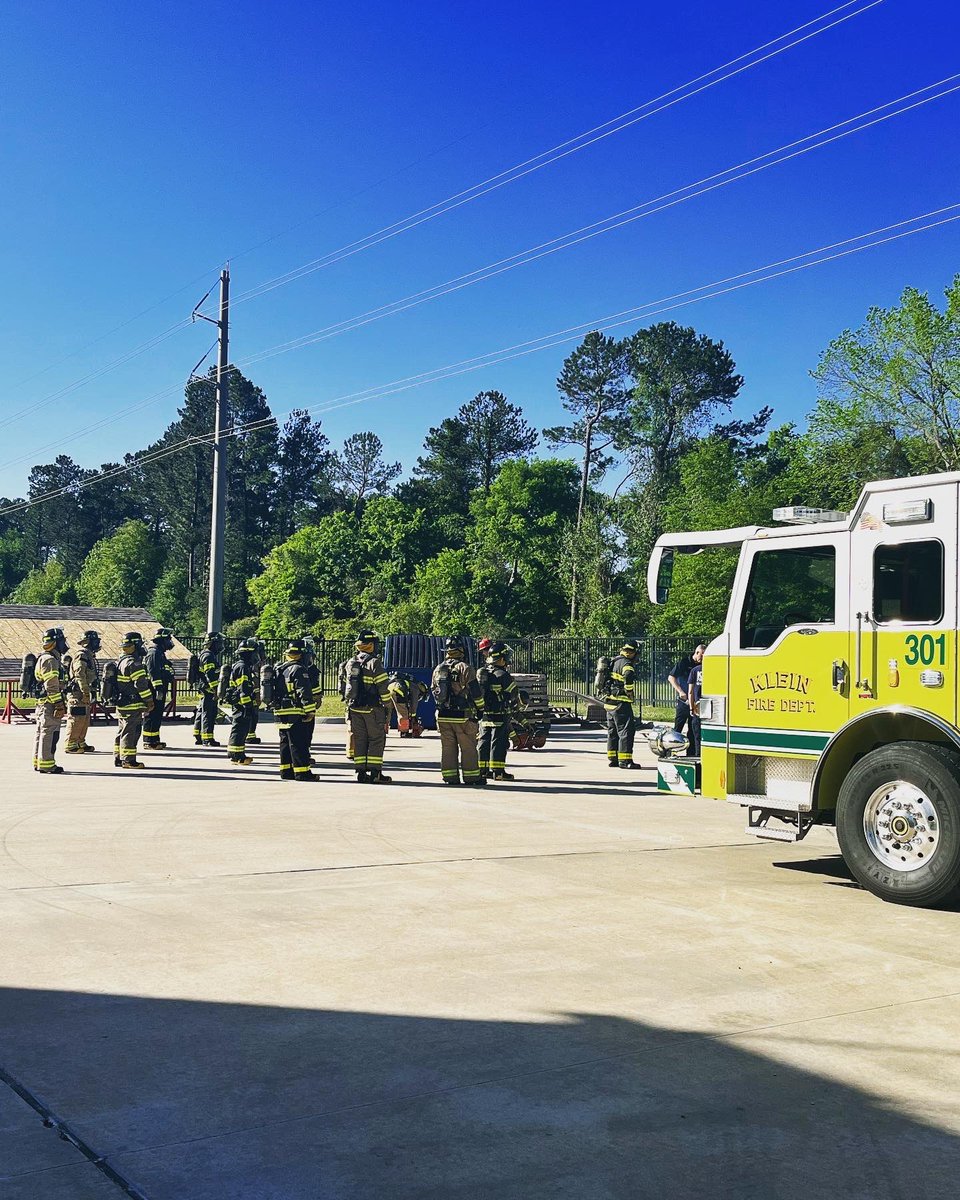Kleinfiredept's tweet photo. It’s training day for our new class! They’ll be at this all day to make sure they are ready to serve the Klein Community and surrounding neighbors when the time comes.
#WeAreKleinFire #firesafety #training #trainingheroes https://t.co/JQSFd0esLC
